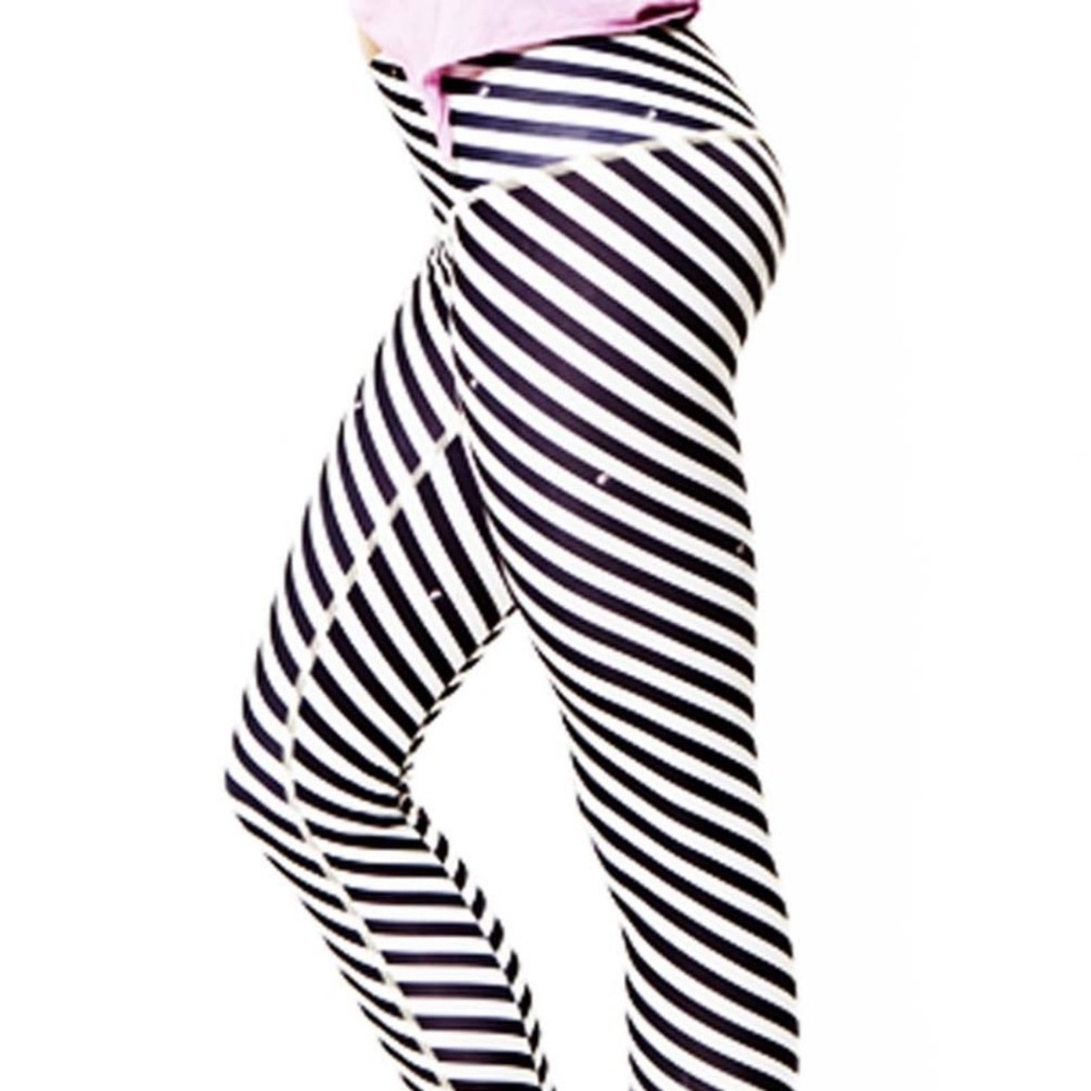 Teeki Striped Yoga Hot Pants